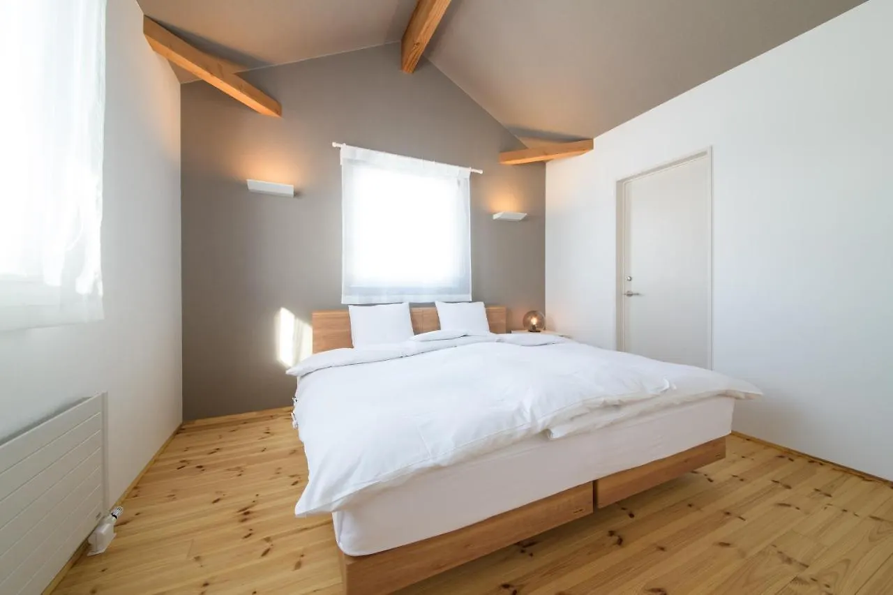 Niseko Highland Cottages 0*,