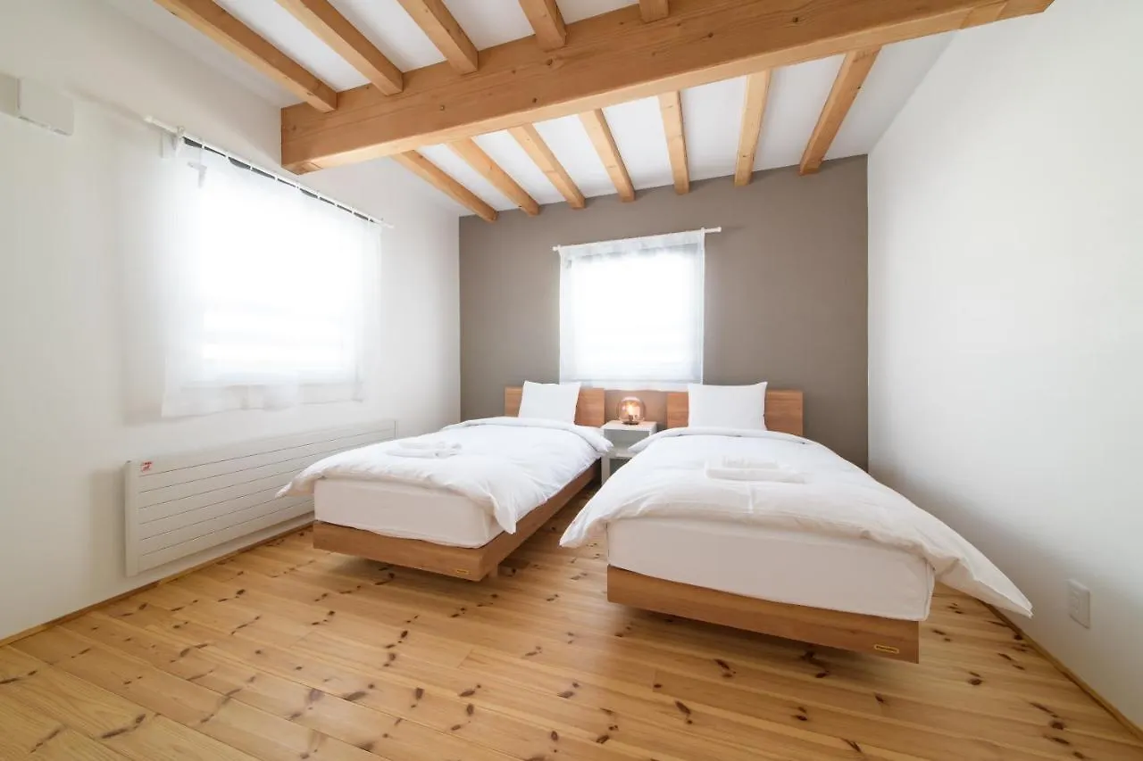 Niseko Highland Cottages 0*,  Giappone