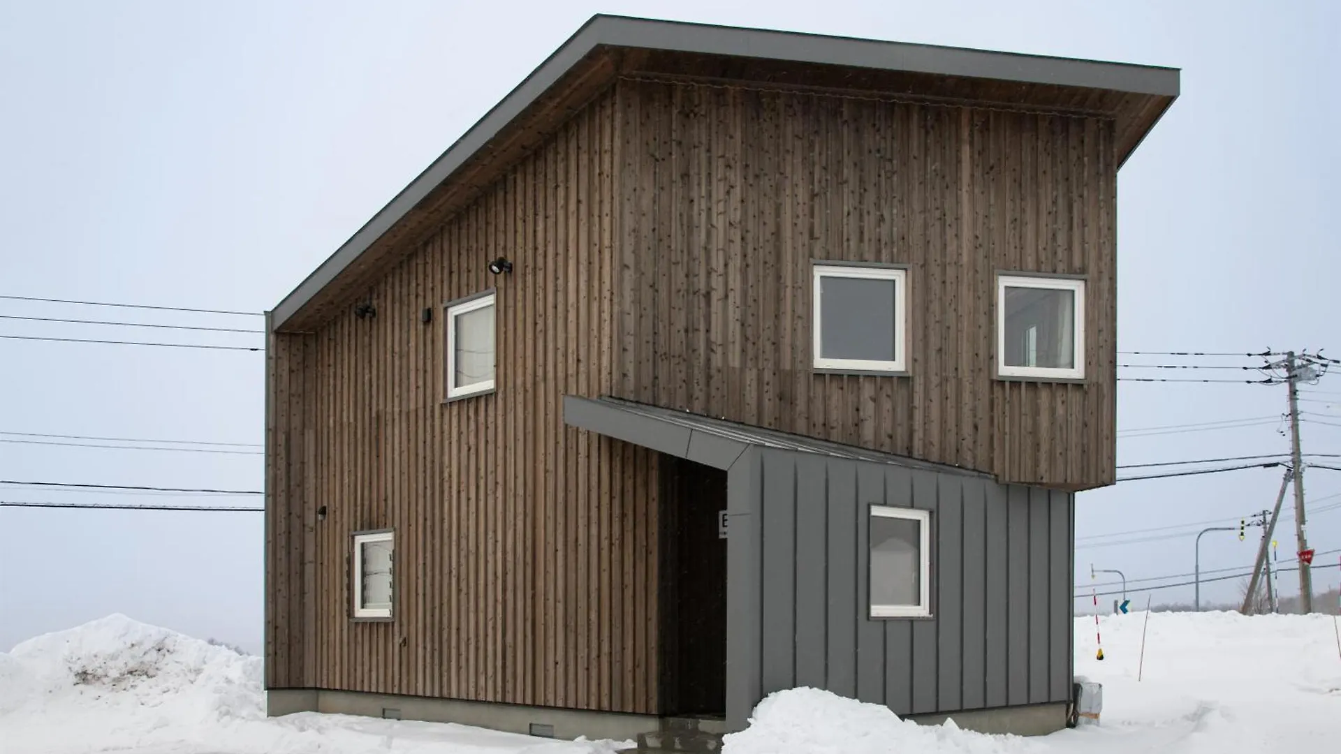 Niseko Highland Cottages 0*,  Giappone